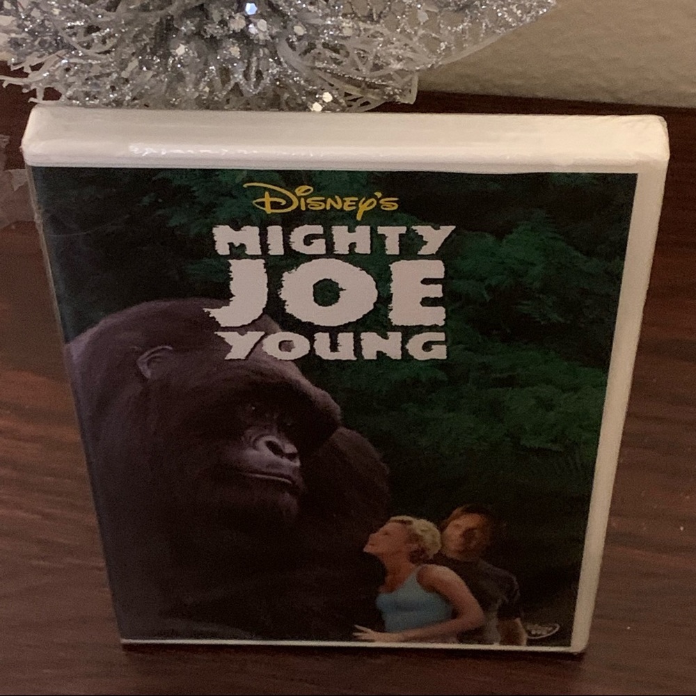 Disney’s Mighty Joe Young with Charlize Theron DVD - Picture 4 of 4